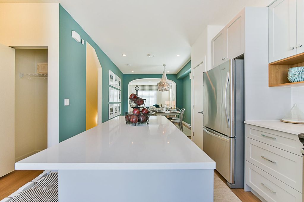 listing image 1101251188658743072