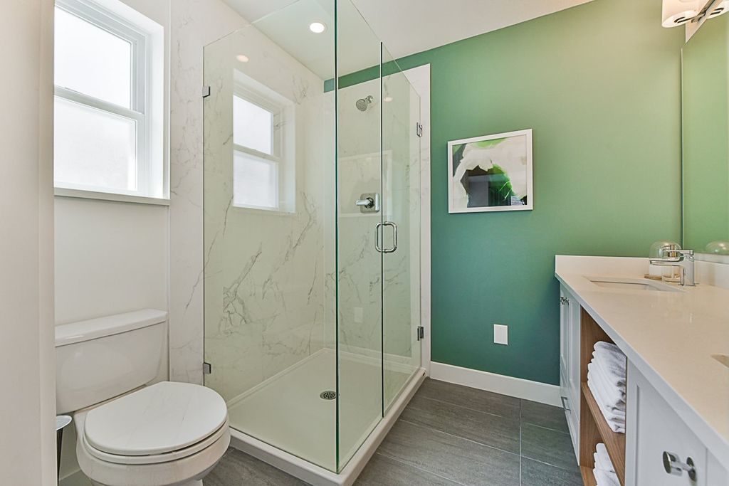 listing image 1104313849403619925