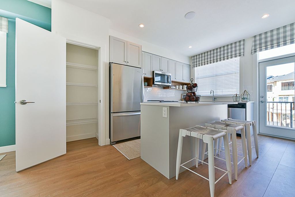 listing image 1106143449014636177