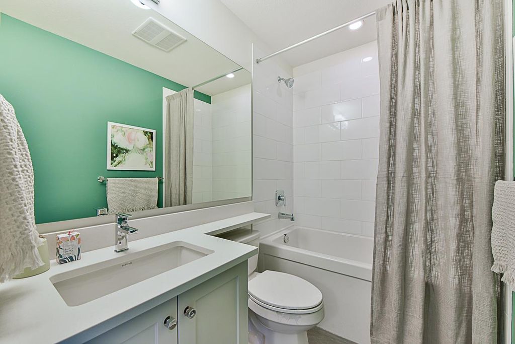 listing image 1101714398661370743