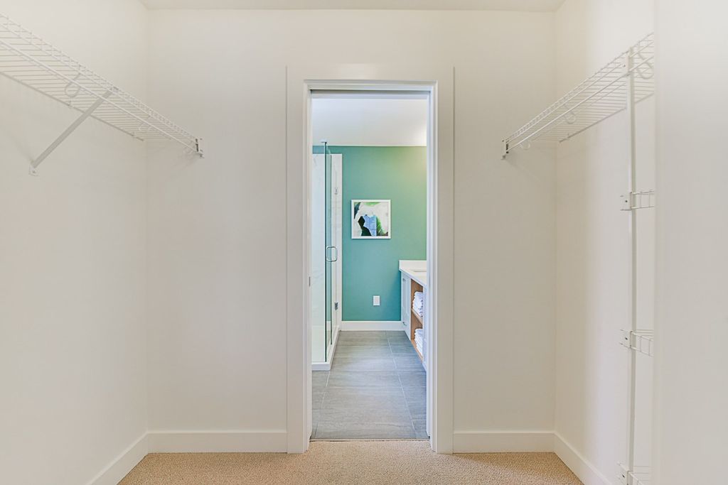 listing image 1107034743339822561