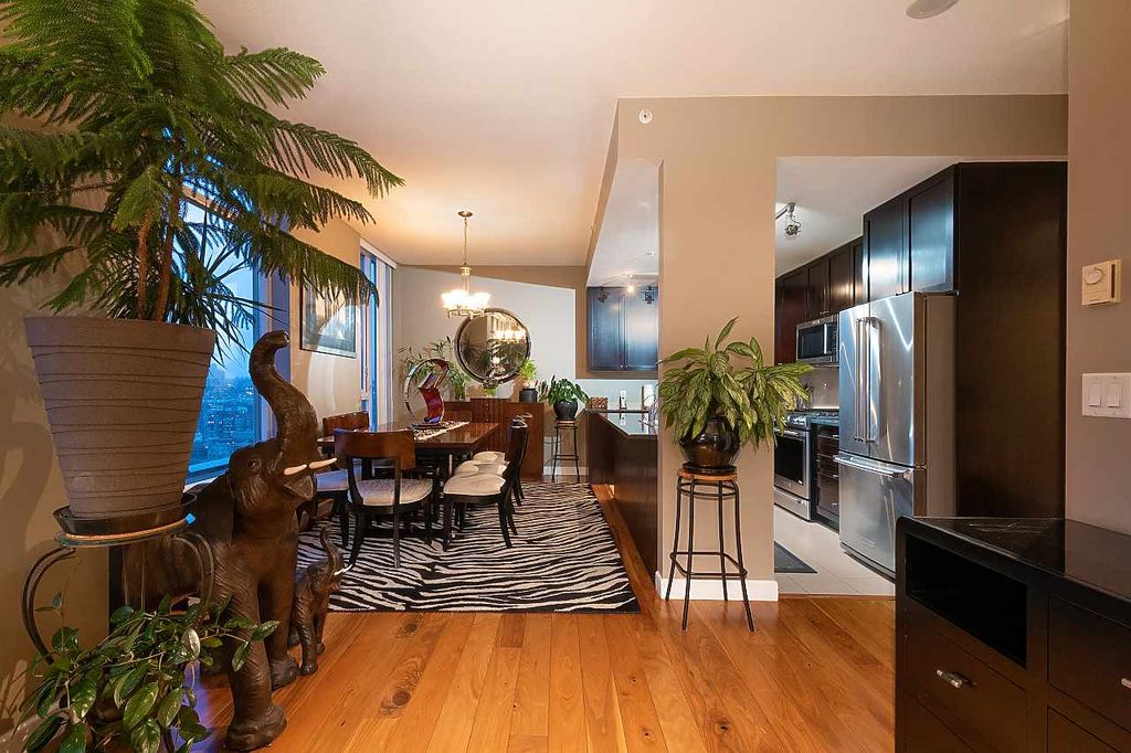 listing image 1101872612362407750