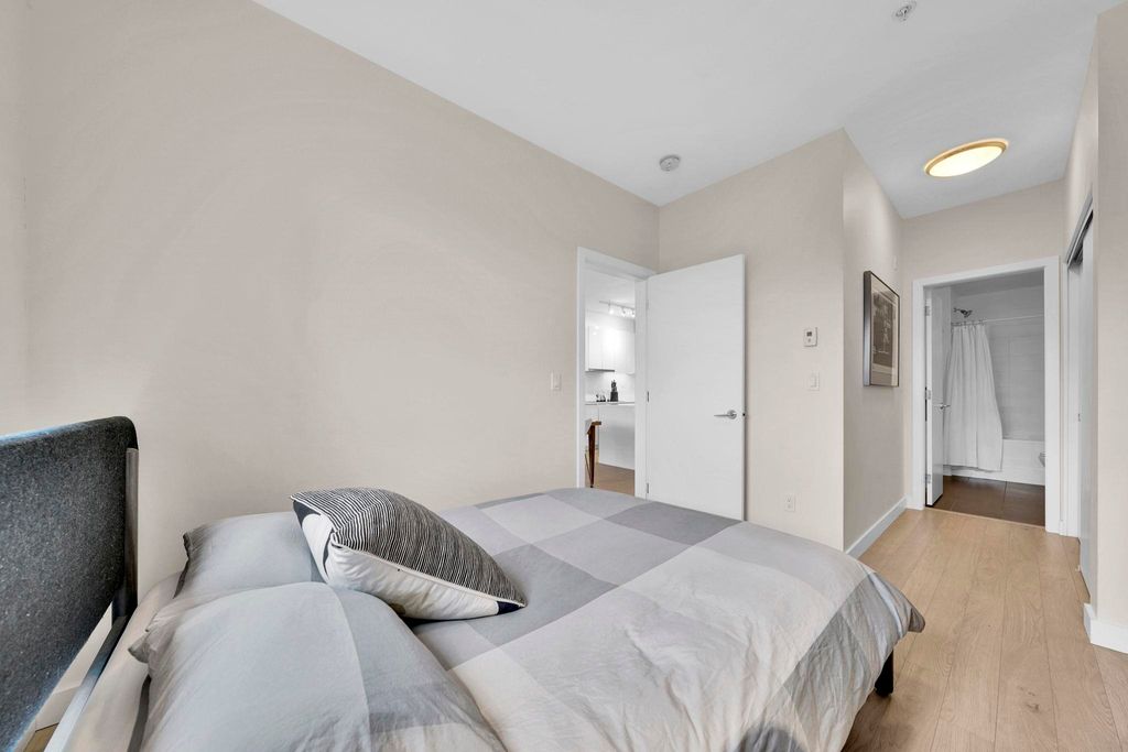 listing image 1103812490920804496