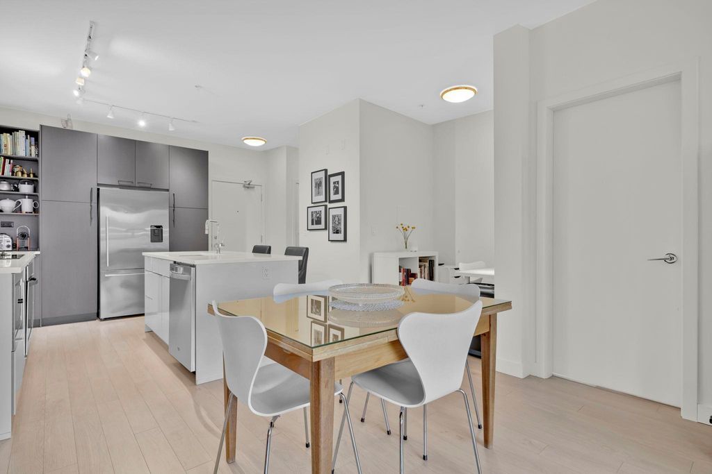 listing image 1104867904755143257