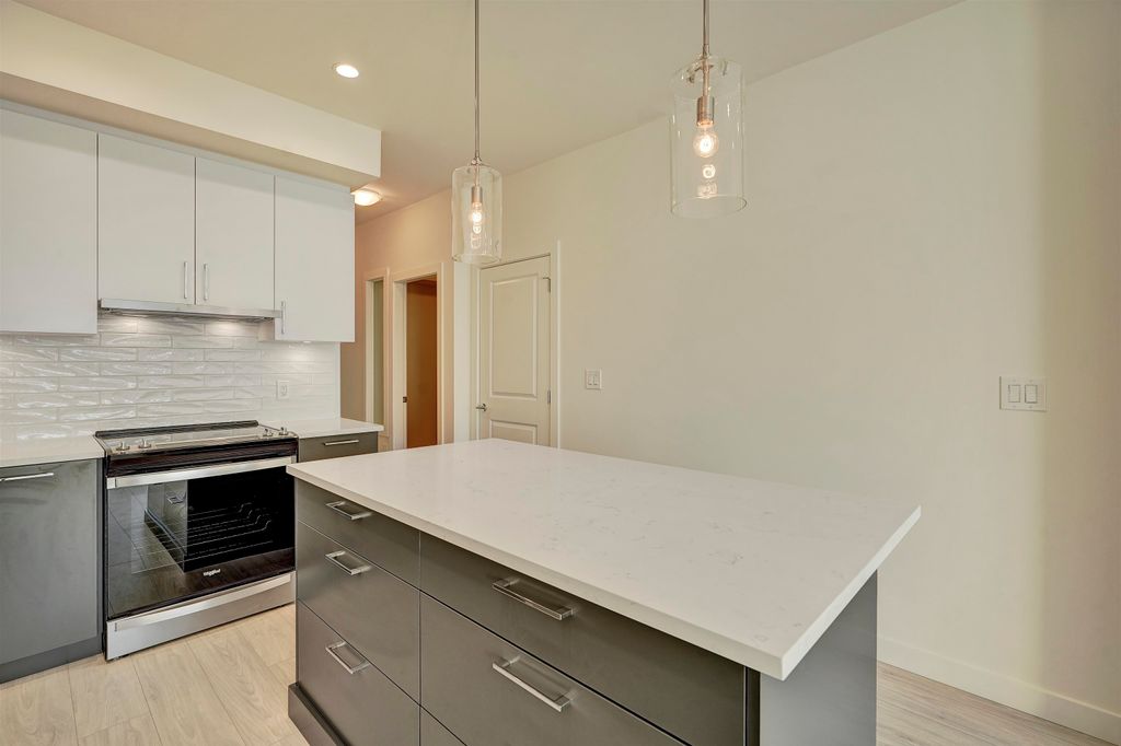 listing image 1100047102076278925