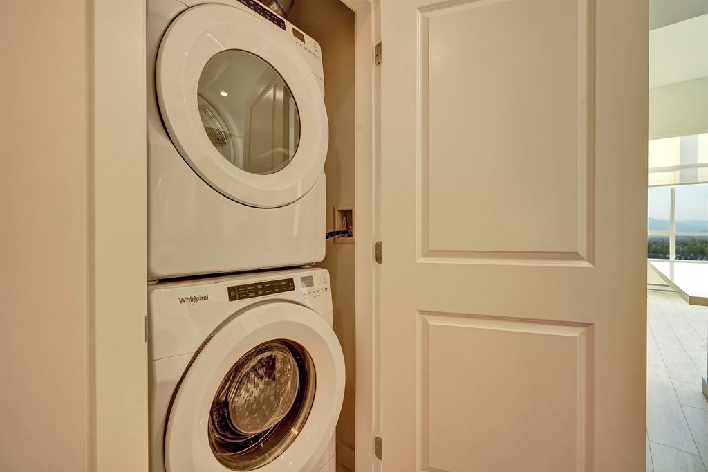 listing image 1109308321810331910