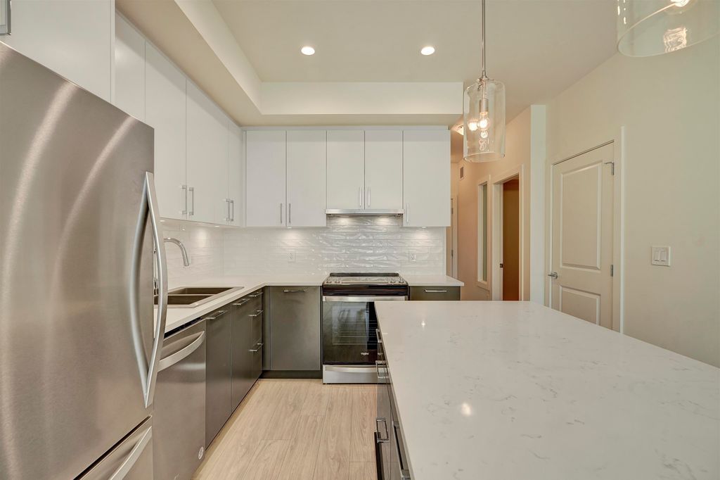 listing image 1106058350830789322