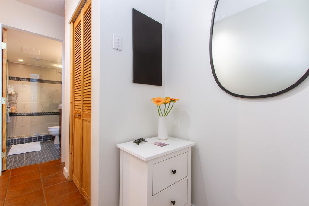 listing image 1100671041661223498