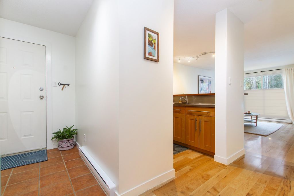 listing image 1100400572691944063
