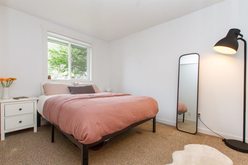 listing image 1104395751597588616