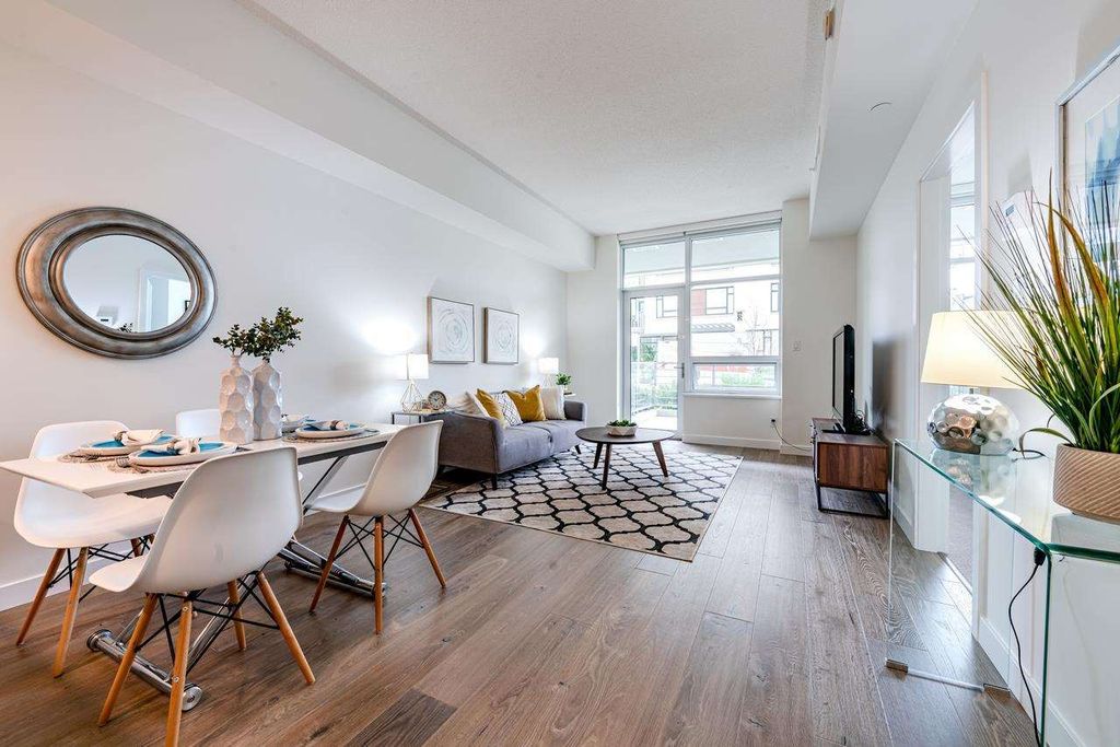 listing image 1104195011904286940