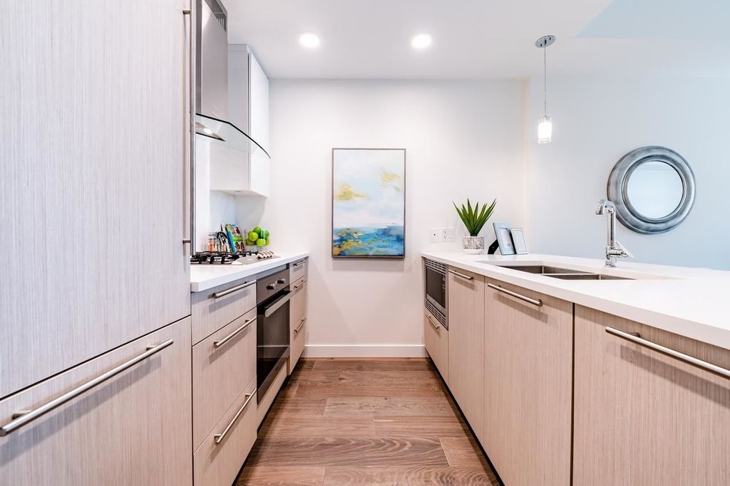 listing image 1106411900938677835