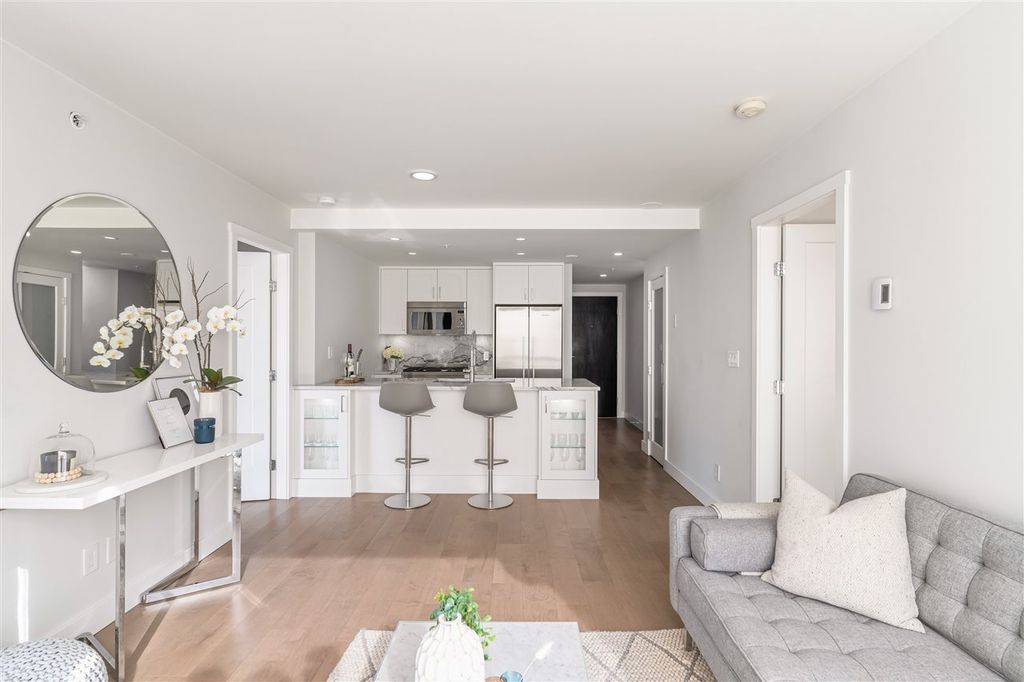 listing image 1100554171067468105