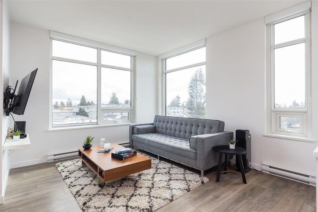 listing image 1107061317123616587