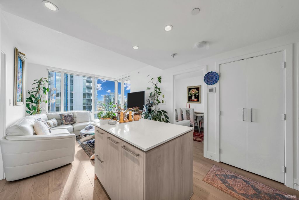 listing image 1109672546926693157