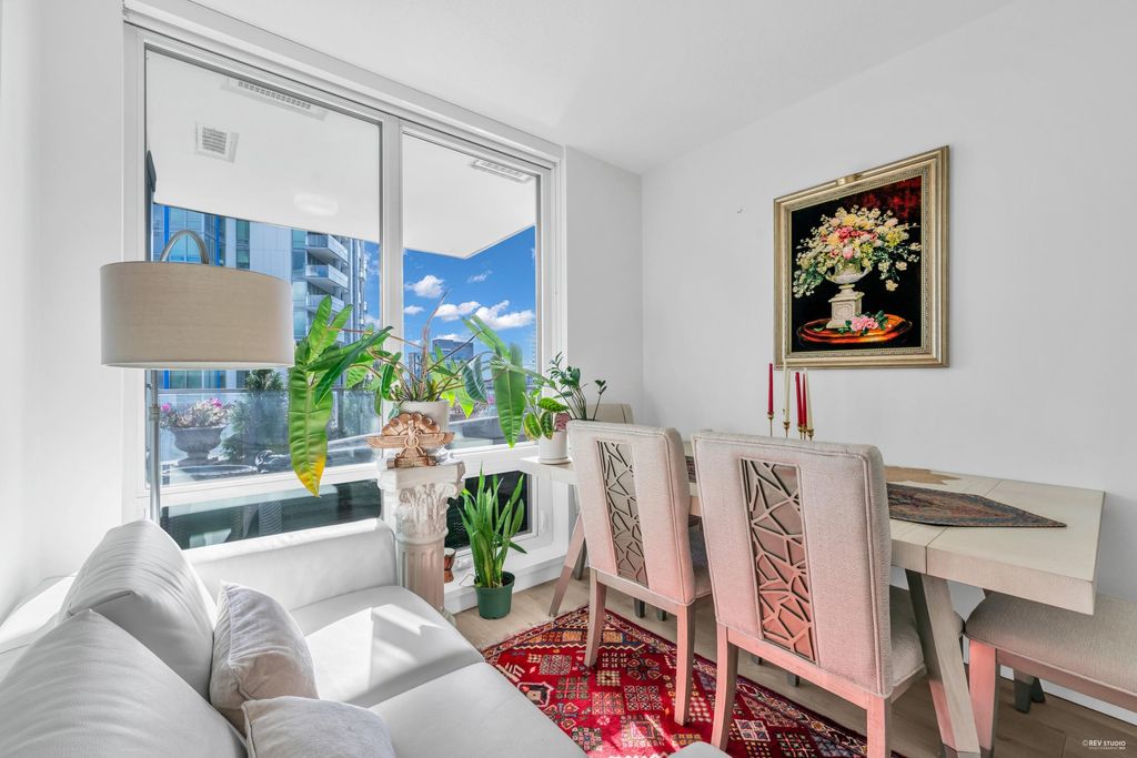 listing image 1106665063550391359