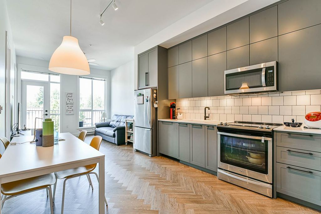 listing image 1104133355178203999