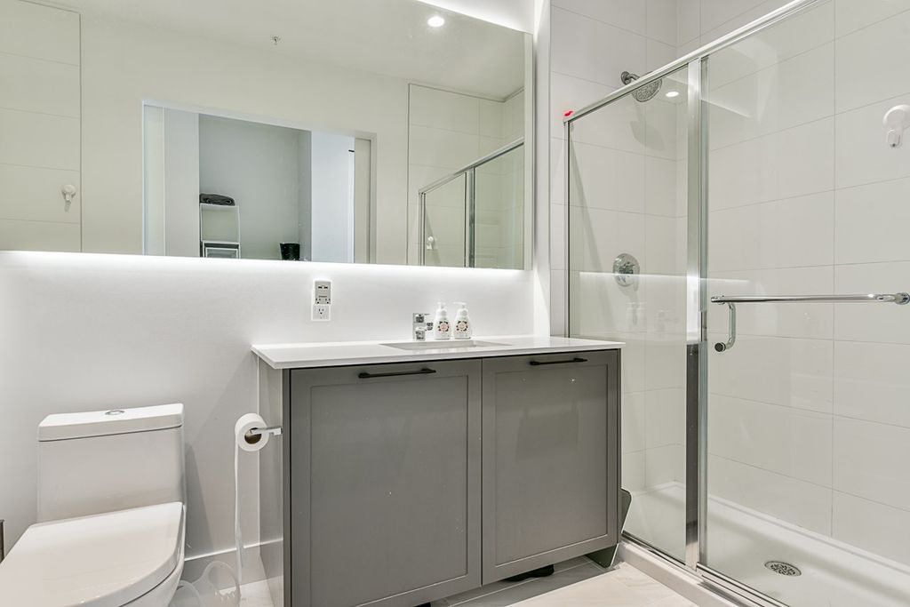 listing image 1102105343330203392