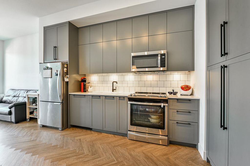 listing image 1108855105724120252