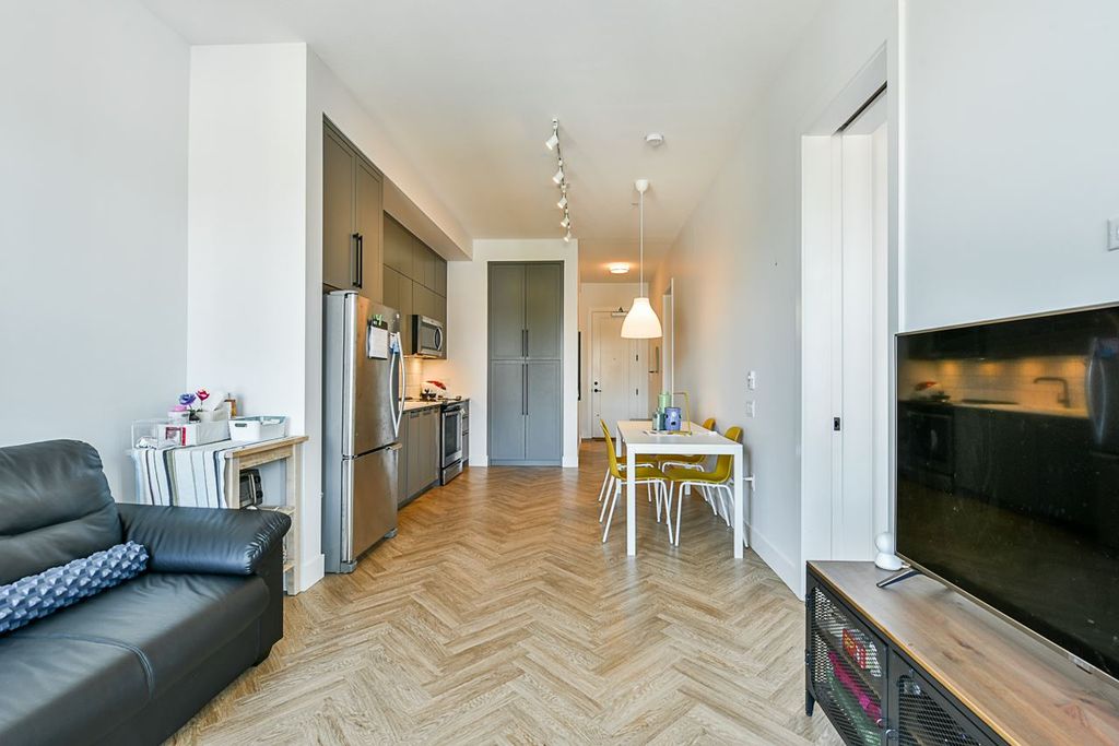 listing image 1101929530194147856