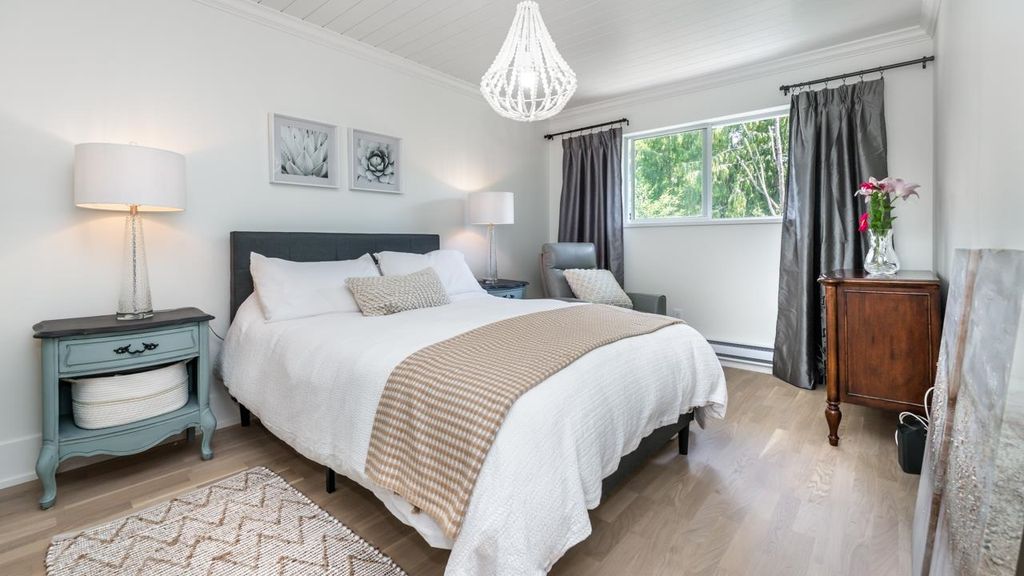 listing image 1106475745980375642