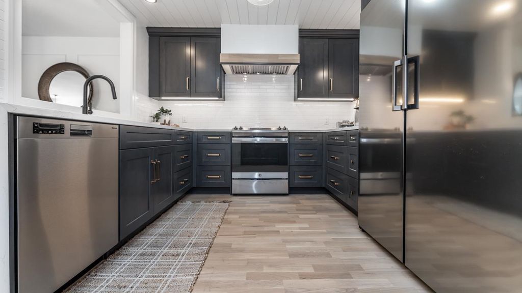 listing image 1108671214722141779