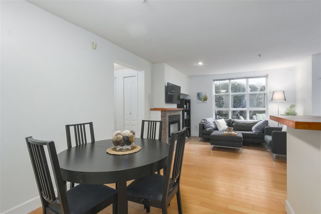 listing image 1101756843532362168