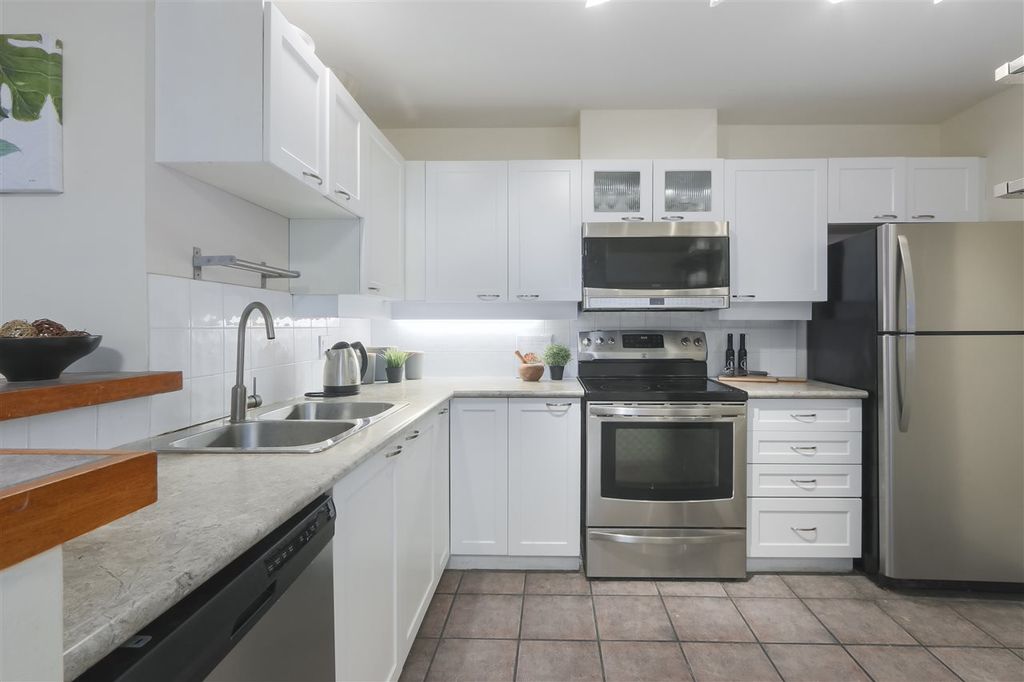 listing image 1108320774167239420