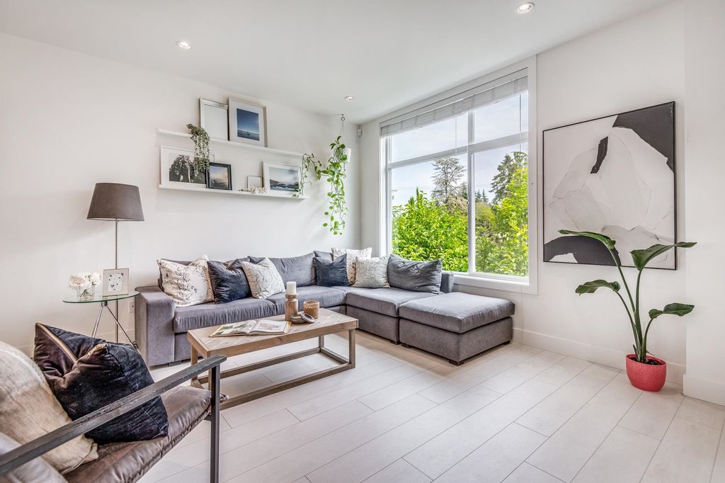 listing image 1101110178252964145
