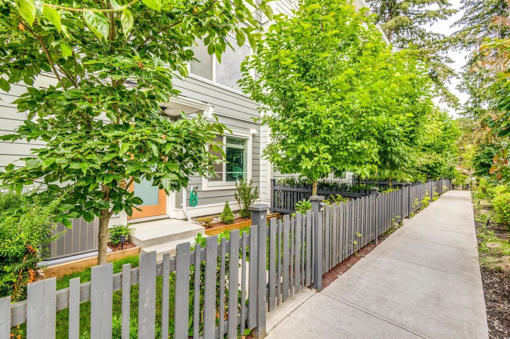 listing image 1100101270198964290