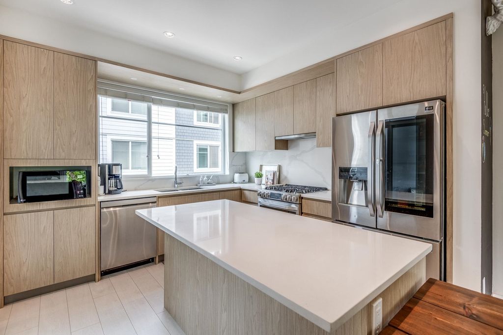 listing image 1103947073800987504