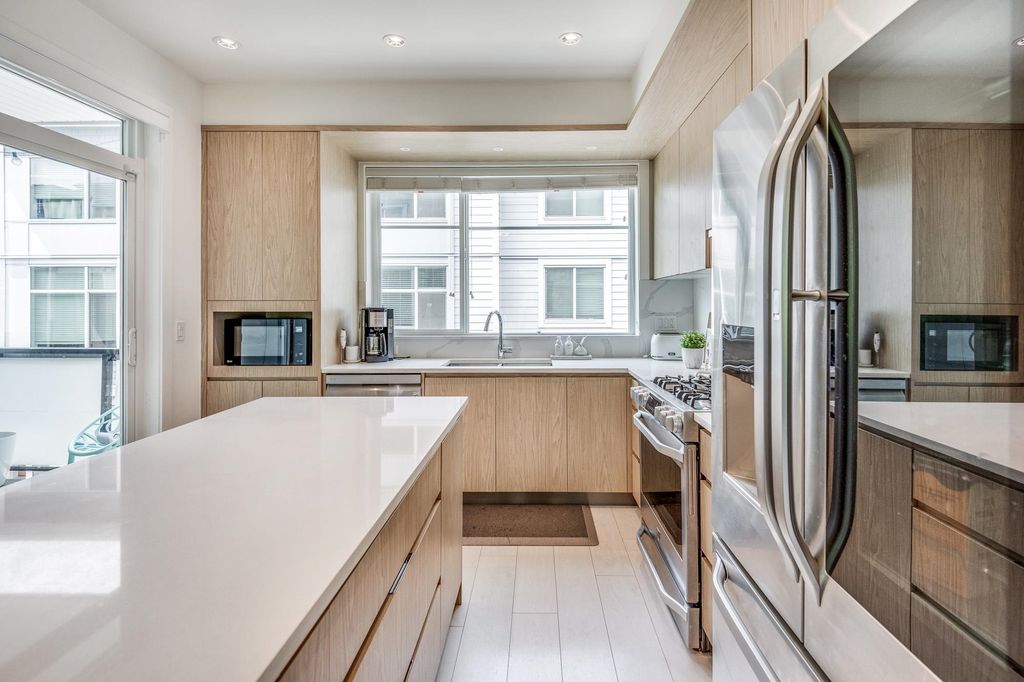 listing image 1102029773744111656