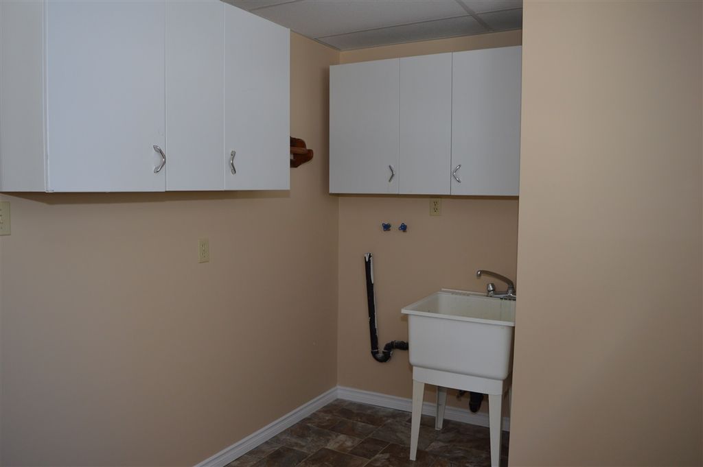 listing image 1101119448499767675