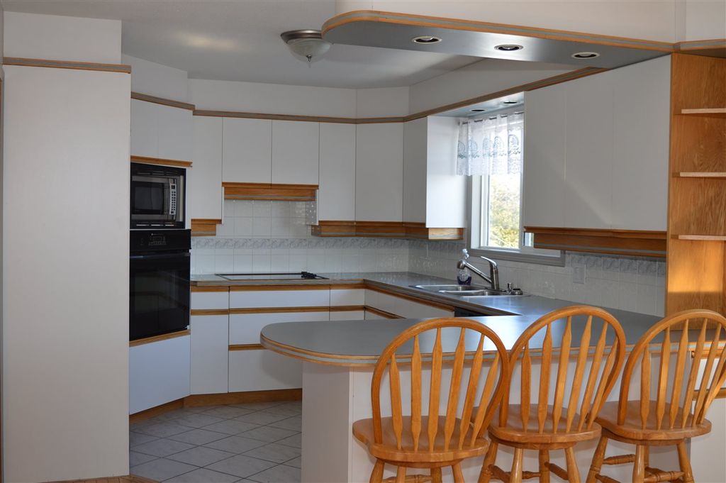 listing image 1104283175803072035