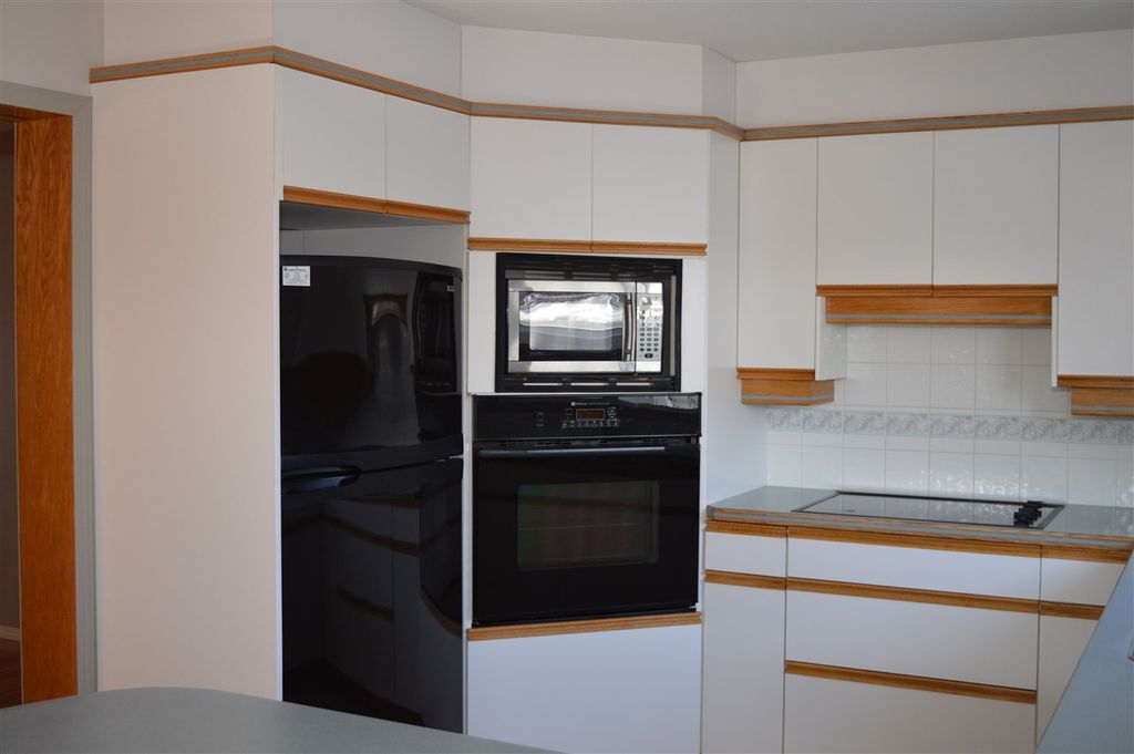 listing image 1103519442293183242