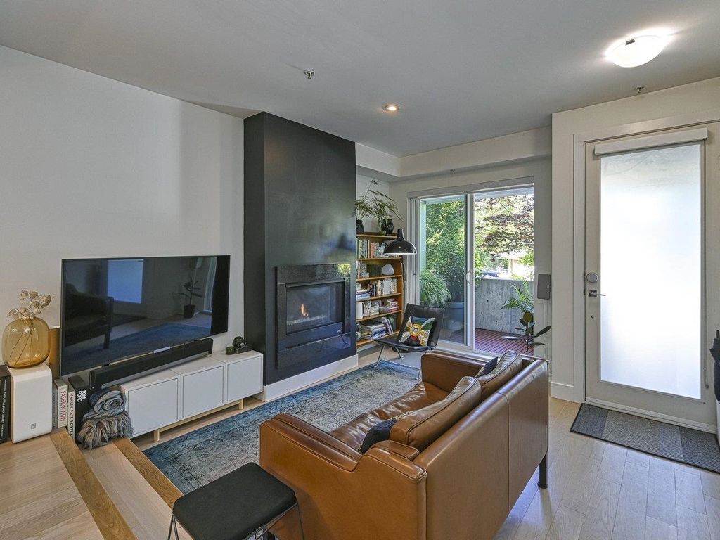 listing image 1104908469131984475