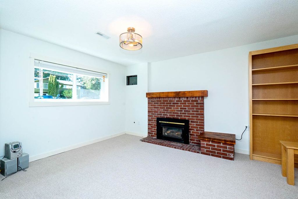 listing image 1109643236758895102