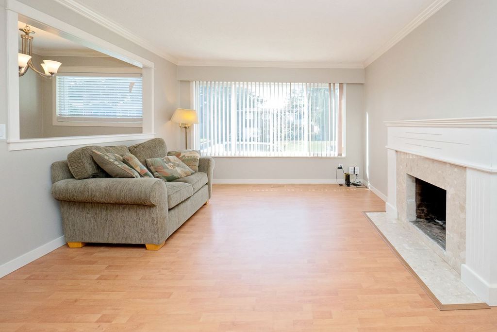 listing image 1102258434769510228