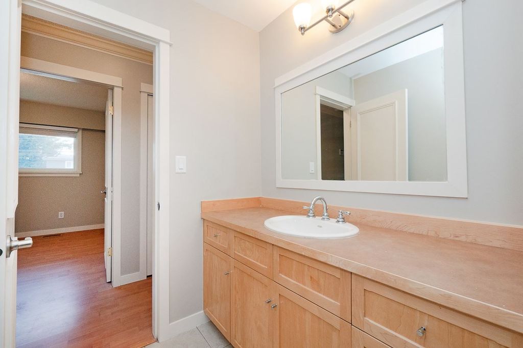 listing image 1101252618661181180