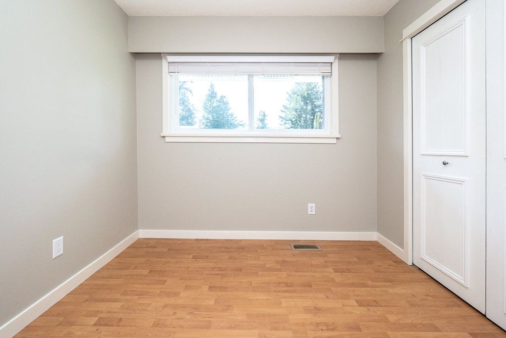 listing image 1100424652177254605