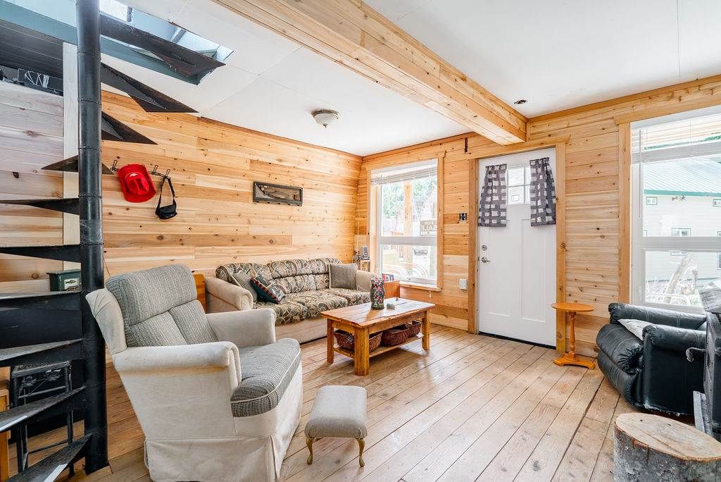 listing image 1100909725432343792