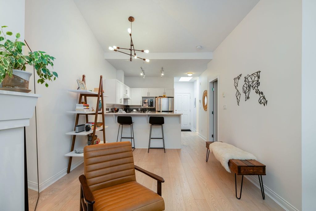 listing image 1100073672351438367