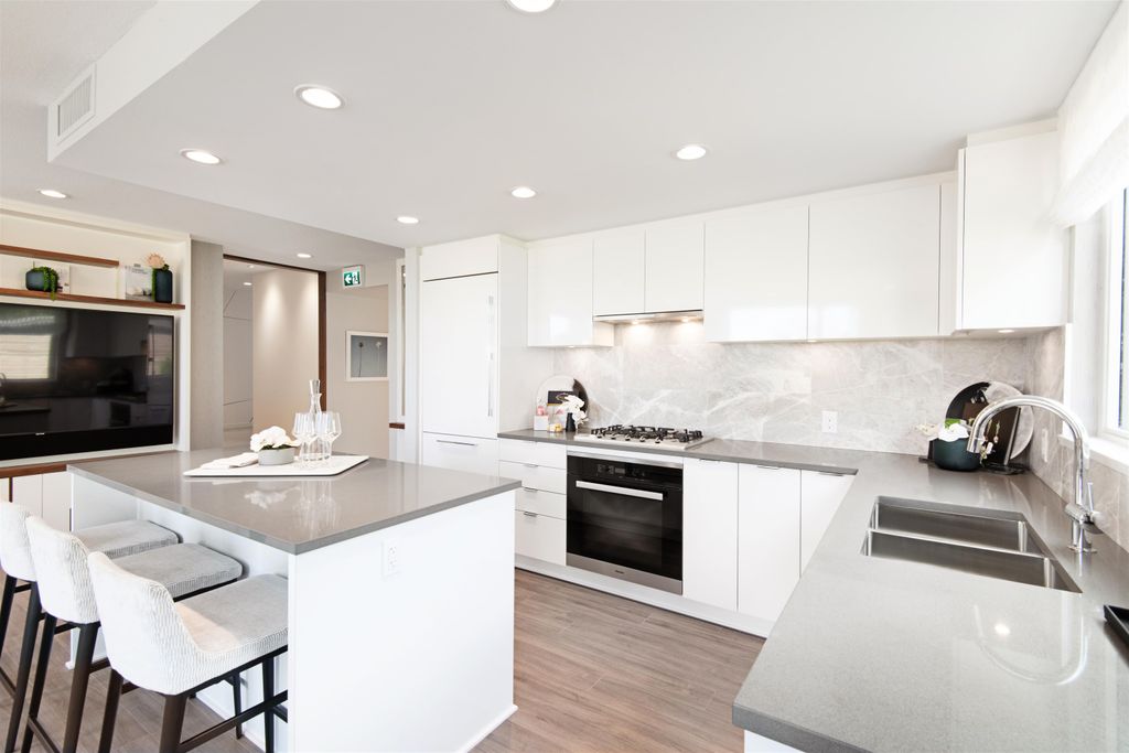 listing image 1106833769205636801