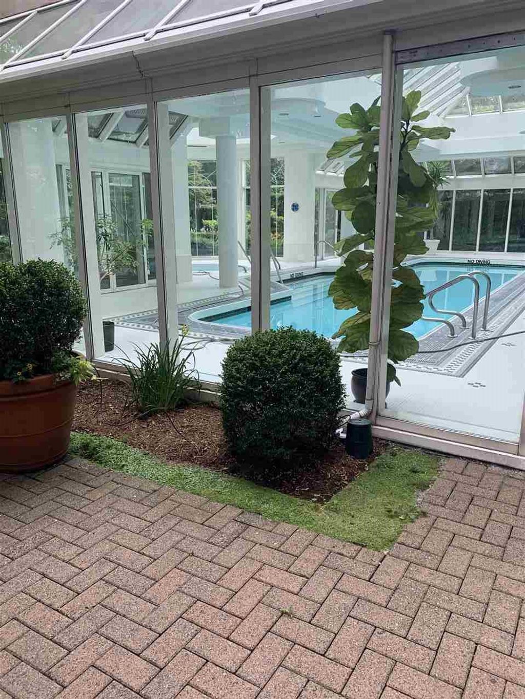 listing image 1108938145613581641