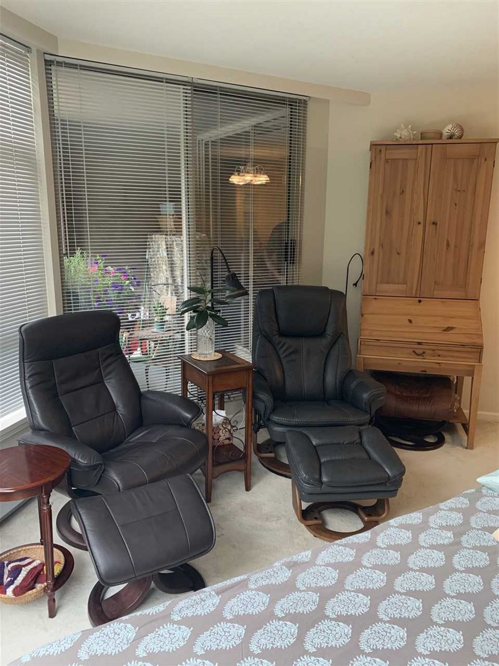 listing image 1101314825338609537