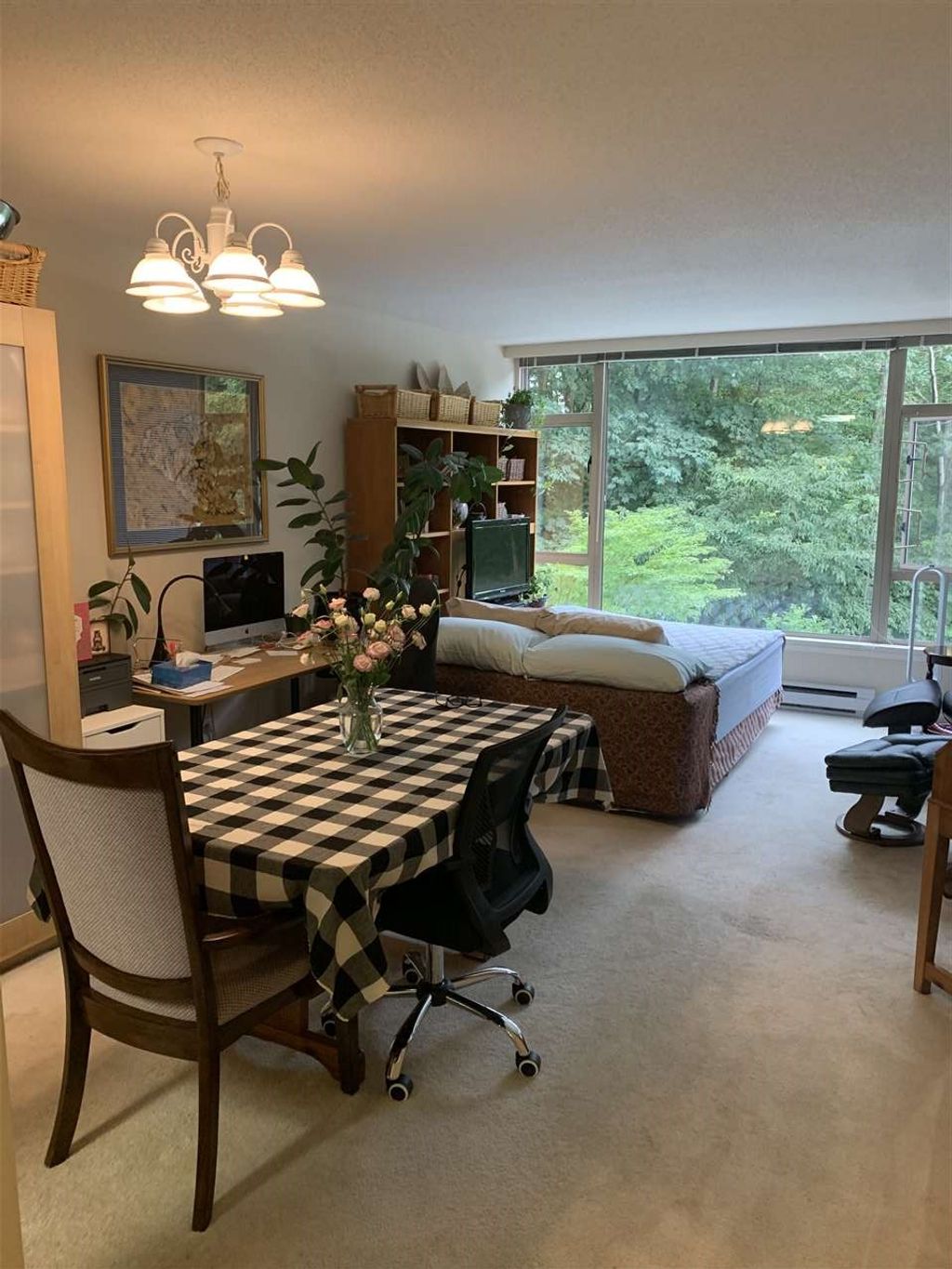 listing image 1101335353535620226