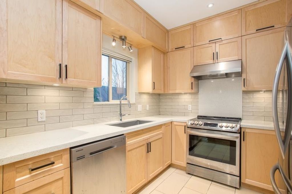 listing image 1108939217487730842