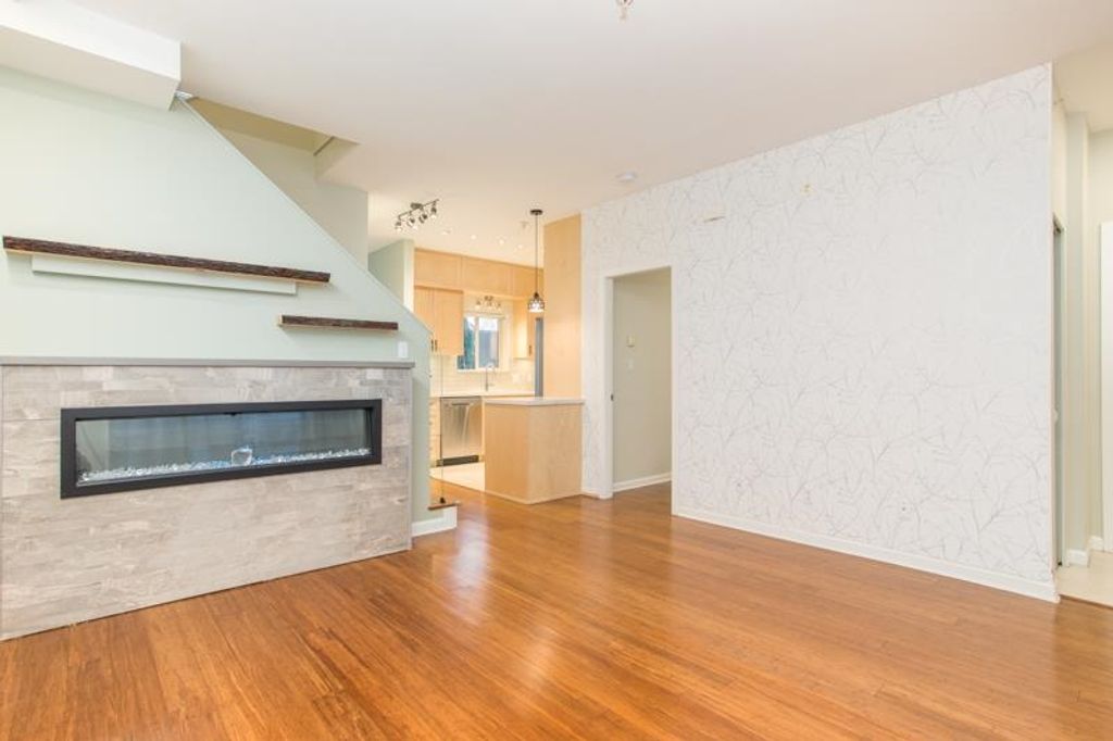 listing image 1105104699305911969