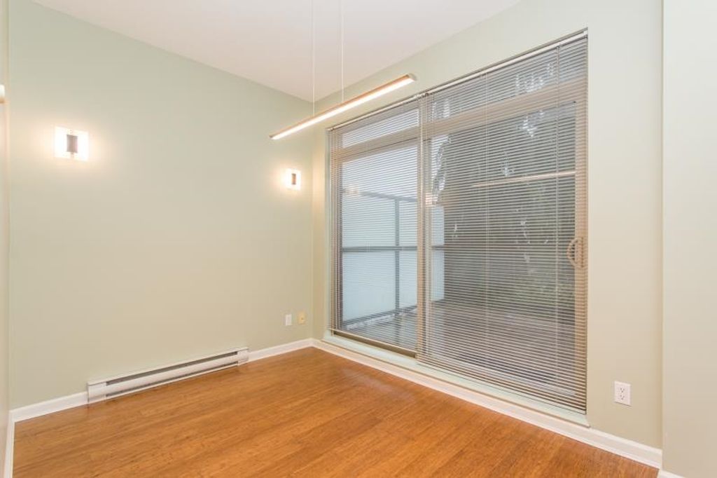 listing image 1100528599928594356