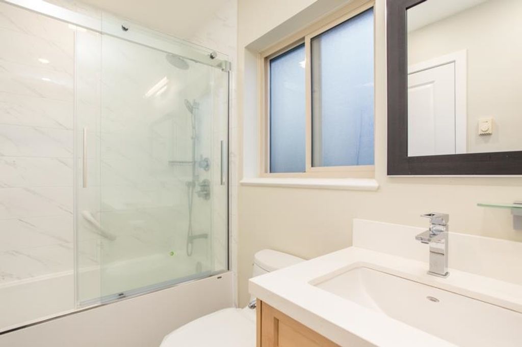 listing image 1109565397409679829